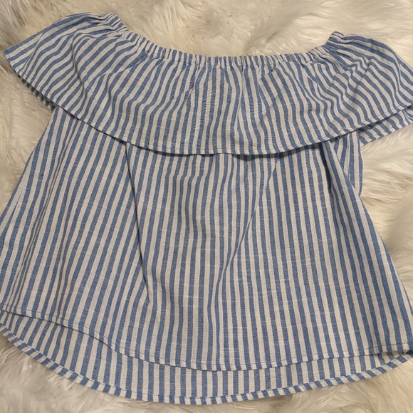 Off the shoulder top - Picture 2 of 3